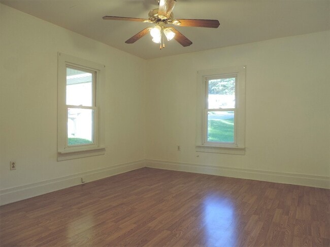 Photo - Cute 2/1 Cottage in Fleetwood with Office Space Upstairs