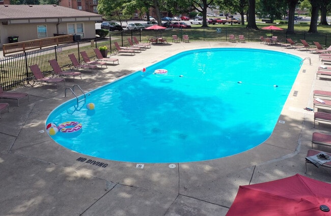 Photo - Brookwood Apartments