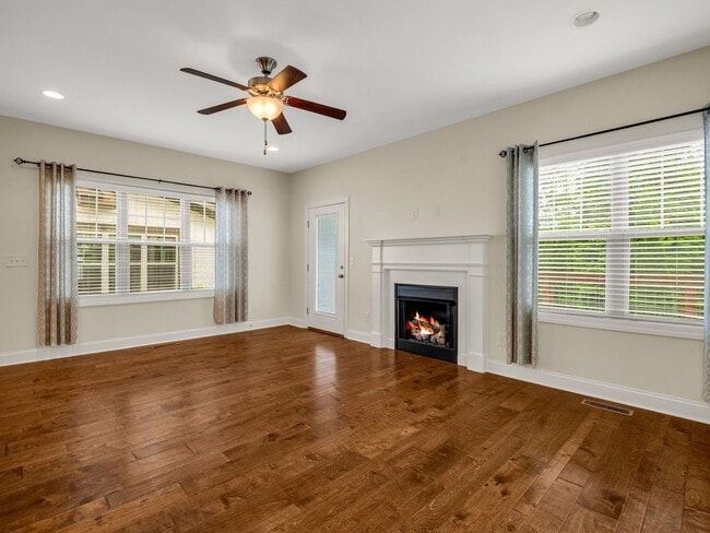 Photo - 19 Tudor Way