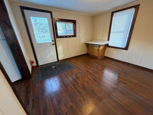 Photo - 5-307 Richland Ave