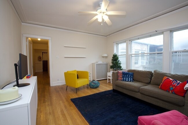 Building Photo - 6314 N Glenwood Ave Unit J04P