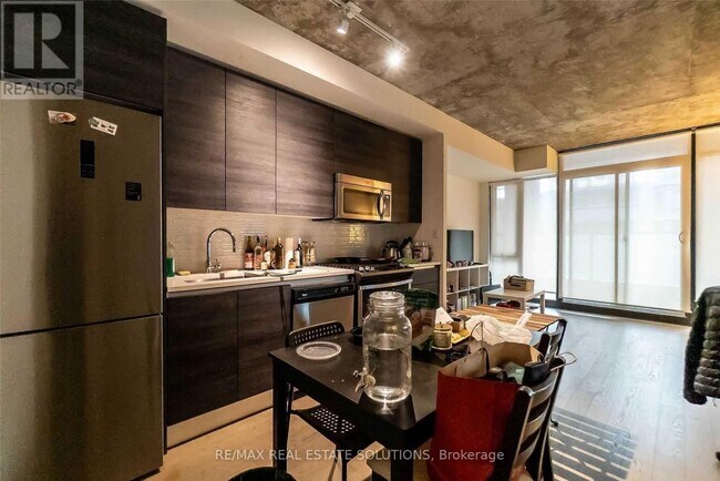 Photo - 111 Bathurst St Unité 421