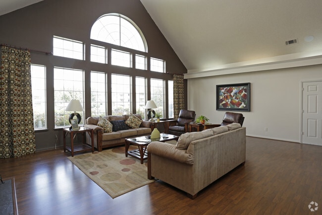 Oak Pointe Apartments