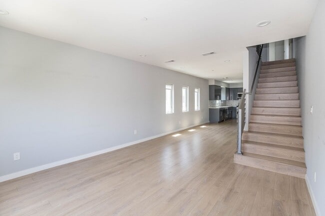 Photo - 1821 N Van Ness Ave