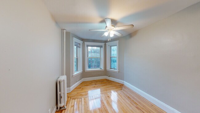 Photo - 56 Burbank St Unidad 21B