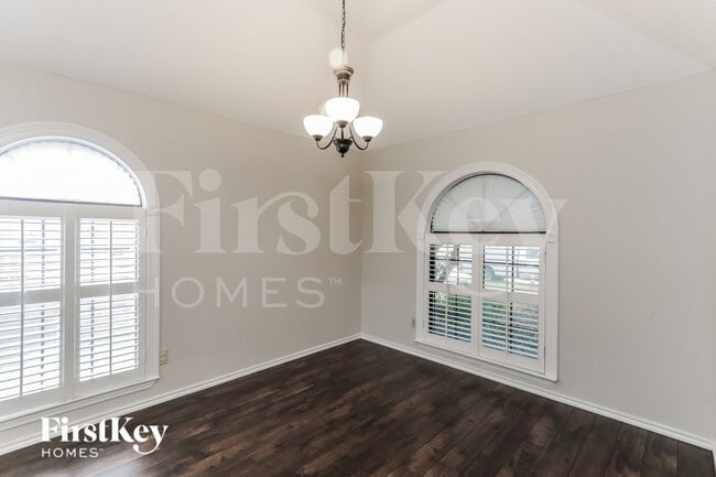 Photo - 1008 Micarta Dr