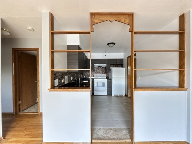 Photo - 1639 Oakwood Ave Unit 403