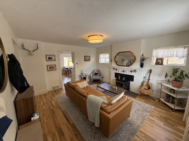 Photo - 229 Wilson Ave S