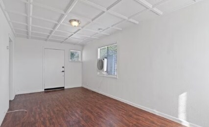 Photo - 3825-3524 Crestmore Rd