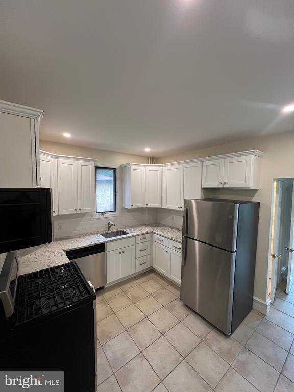 143 E Moreland Ave