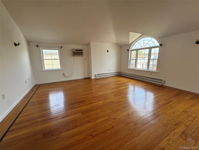 Photo - 130-12 178th St