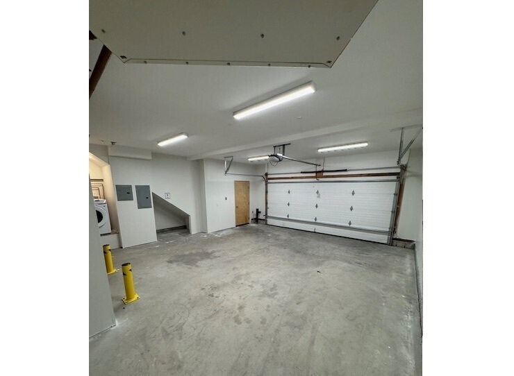 Photo - 529 Carroll Way