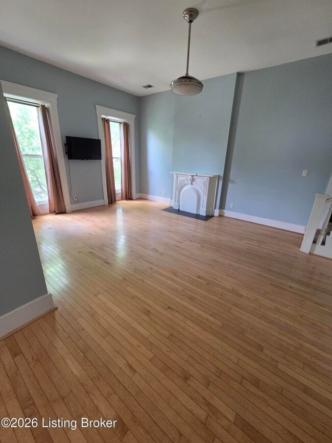 Photo - 122 E Oak St Unit APT 2