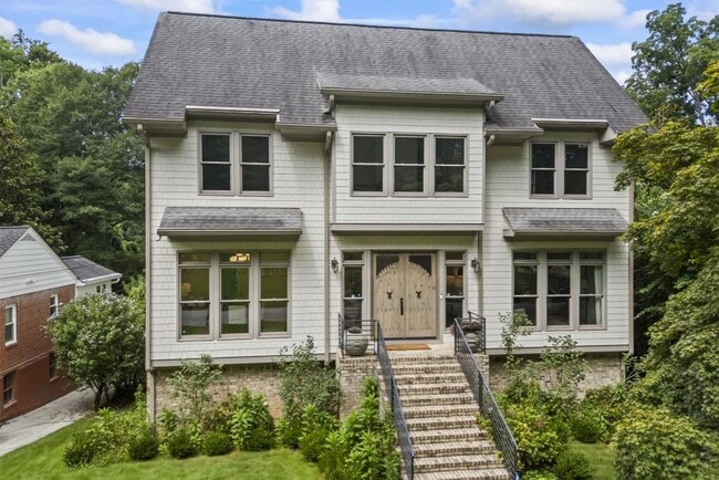 Photo - 1742 Helen Dr NE