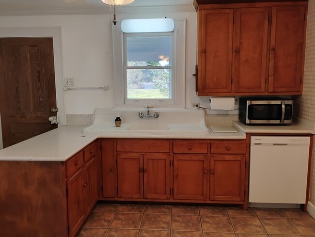 Photo - 8322 Chatham Church