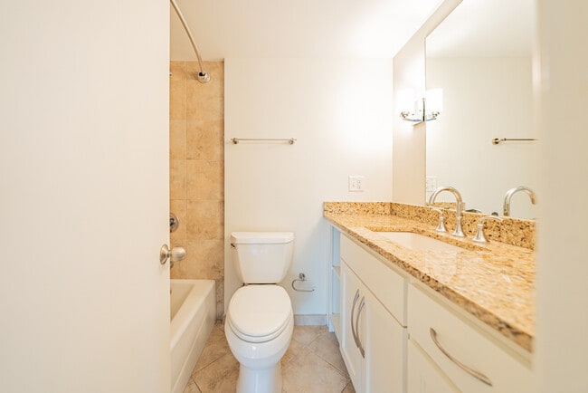 Photo - Sunset Country Club Plaza Apartments