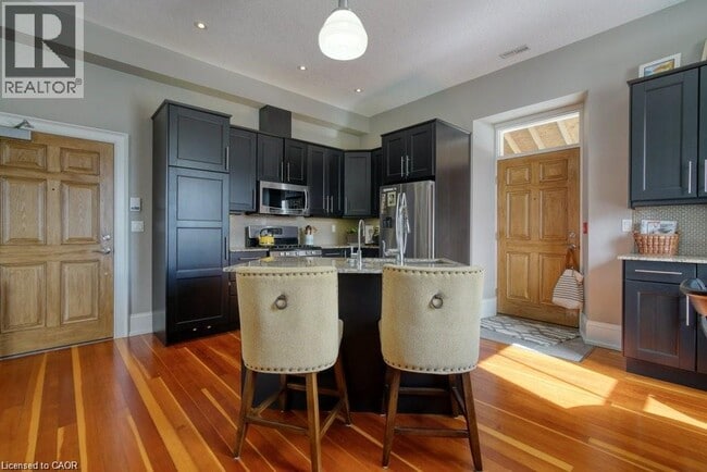 Photo - 69 Wellington St Unit 201