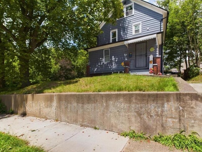 Photo - 187 W Long St