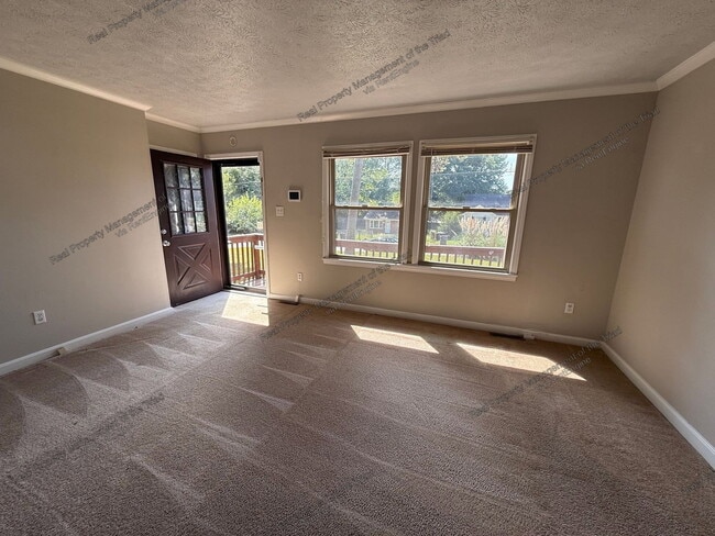 4112 Elmyra Dr
