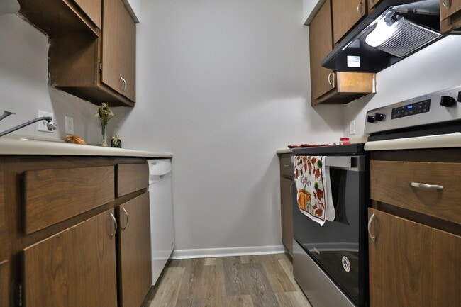 Building Photo - Hollybrook Apartments