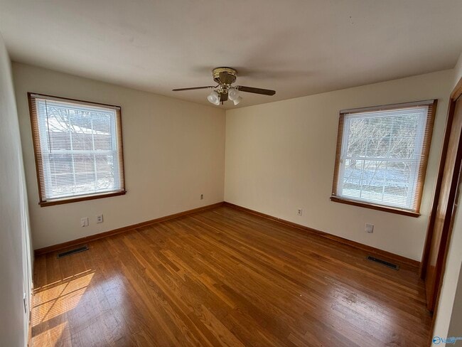 Photo - 4211 Tee Jay Dr NW