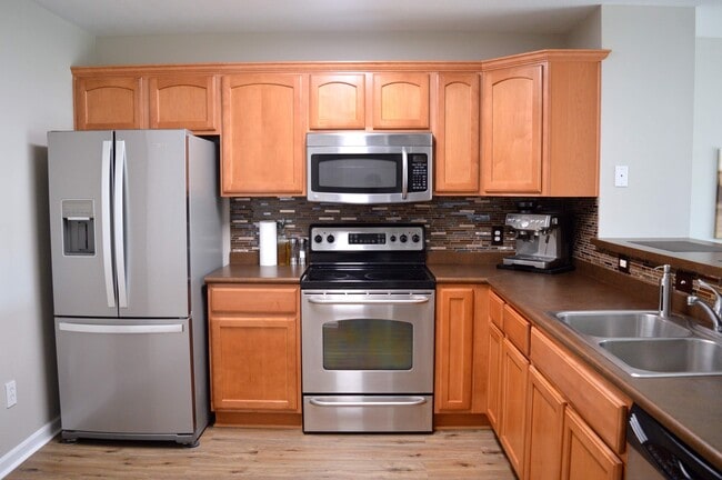 Photo - 5432 N Hickory St