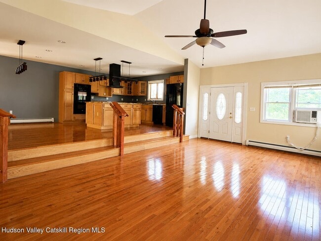 Photo - 124 Blue Mountain Rd
