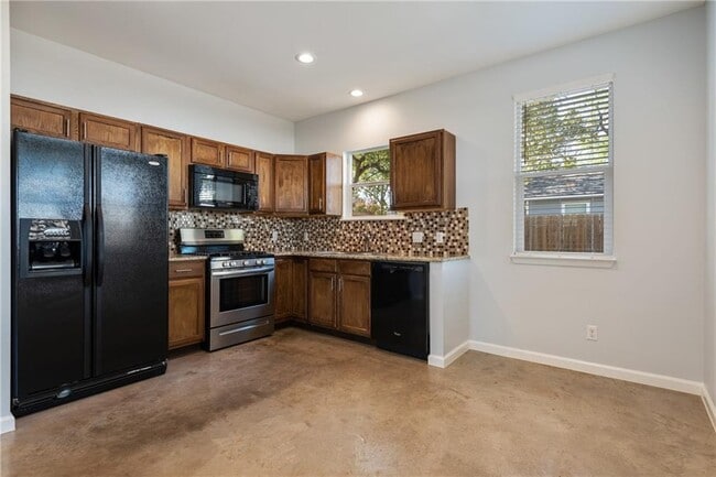 Photo - 4415 Clawson Rd