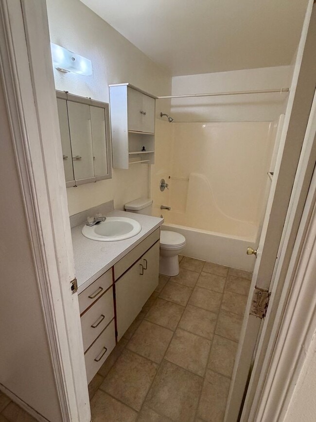 Photo - 5351 Poplar St Unit 5351 Poplar St #12