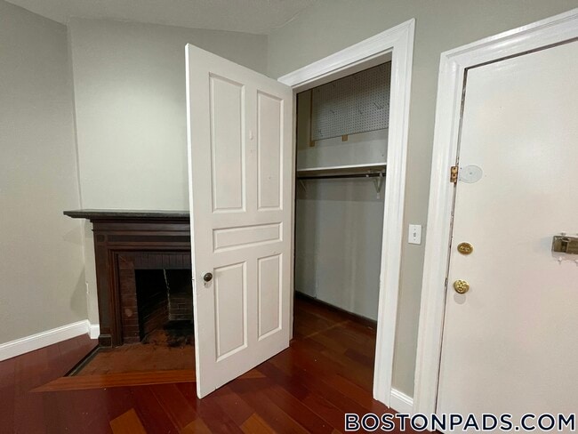 Photo - 250 Newbury St Unit 1R