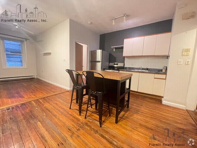 Building Photo - 99 Prince St Unit 4 Rental