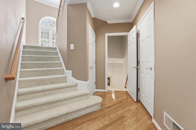 Photo - 6177 Derring St