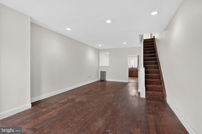 Building Photo - 2524 E Lehigh Ave