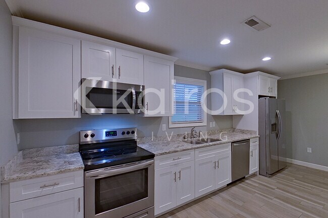 Photo - 162 Eastwood Ln