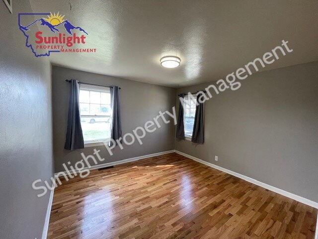 Photo - "Charming 2-Bed Home with Gleaming Hardwood Floors in Billings, MT!"