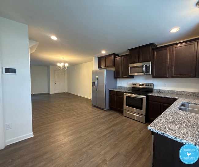 Building Photo - 1208 Haybrook Ln