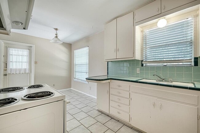 Photo - 4906 Gladeview Dr