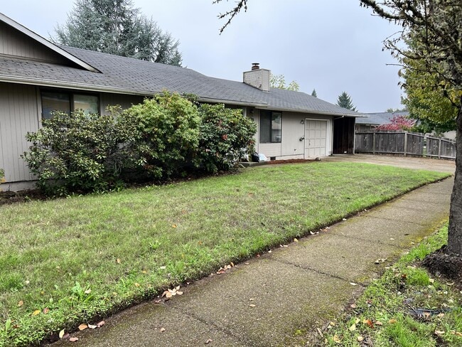 Building Photo - 2100 Amirante St Rental