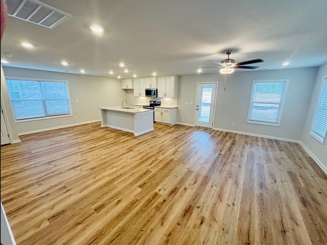 Photo - 27935 Chalmers Cir