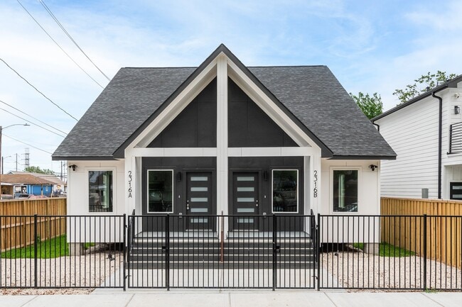 Photo - 2316 McKee St