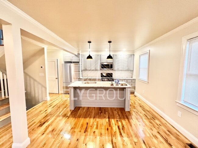 Photo - 60 Golden Ave Unit 1