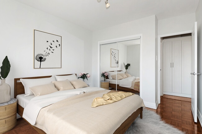 Photo - Bloor Yonge Tower