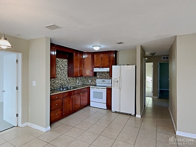 Photo - 5551 82nd Ave N