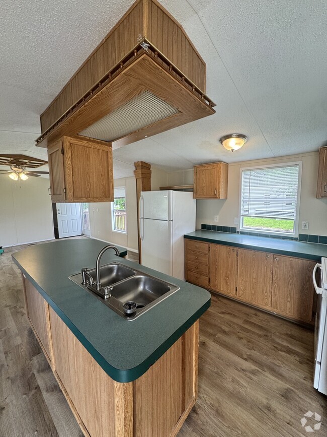 Building Photo - 200 Raider Ln Rental