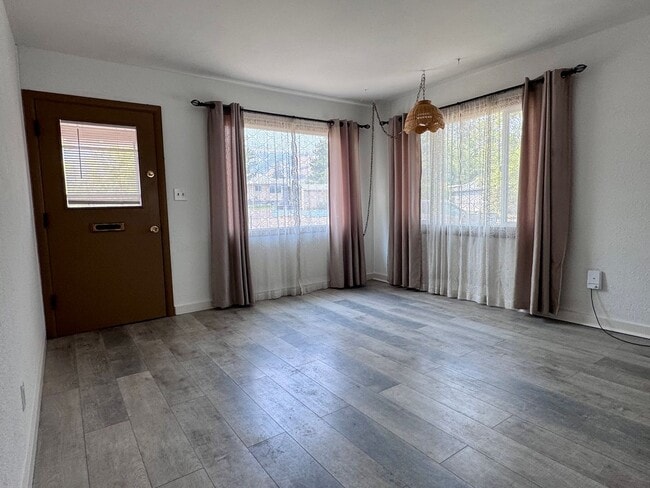 Photo - 1101 F Ave