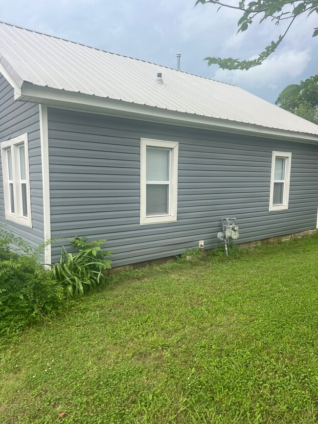 Photo - 214 W Rosa St