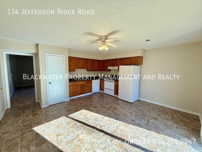 Photo - 134 Jefferson Ridge Rd