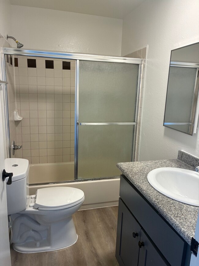 Photo - 1406 N Serrano Ave Unit 206