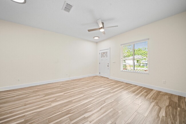 Photo - 208 N Cherry St Unit A