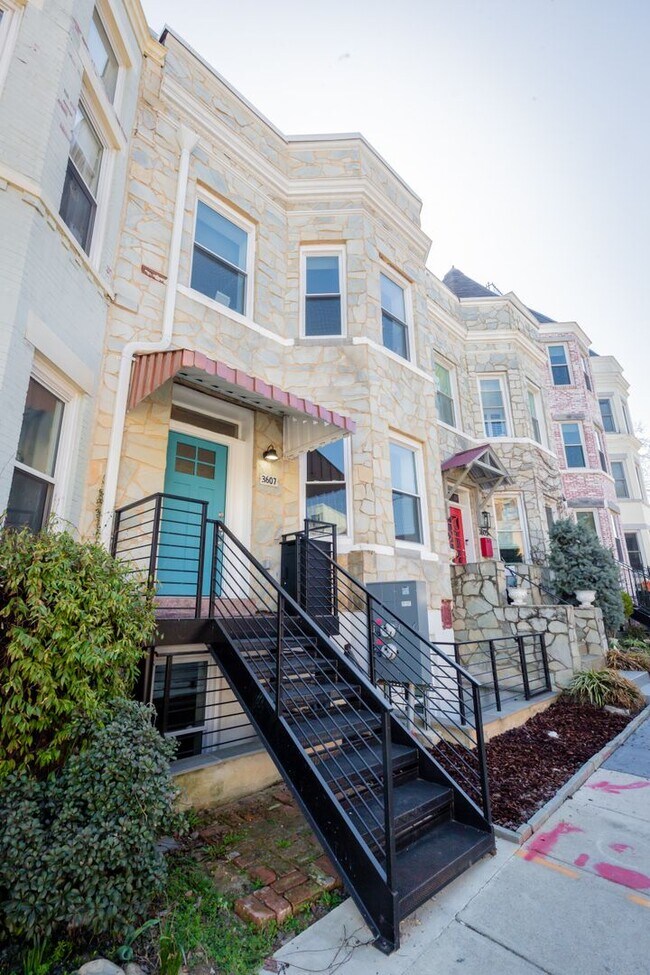 Photo - 3607 13th St NW Unidad 1